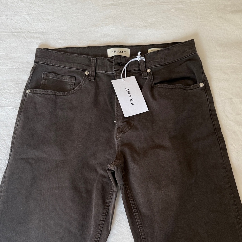 FRAME modern mid- rise straight jean